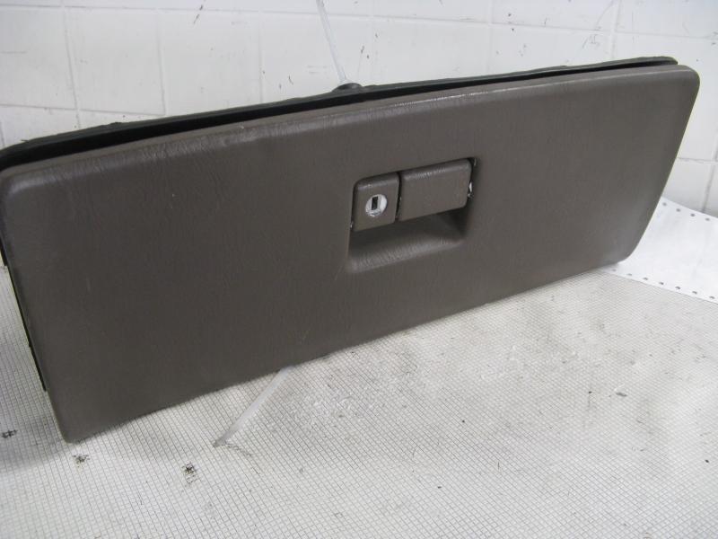 92 93 94 95 96 toyota camry glove box compartment