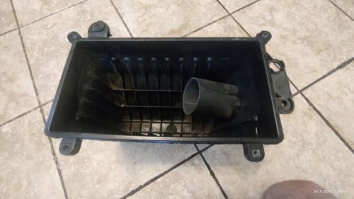 96-05  blazer s10 jimmy 4.3l air cleaner box oem 15747865