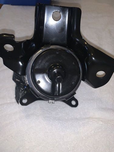 Gm oem mount 85608073