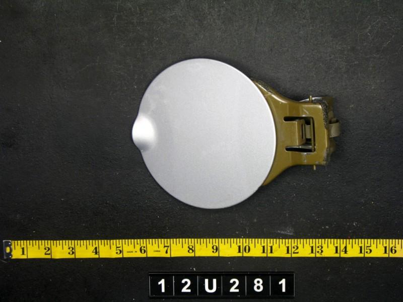 05 freestyle fuel filler door lid gas tank cover cap oem silver 12u281