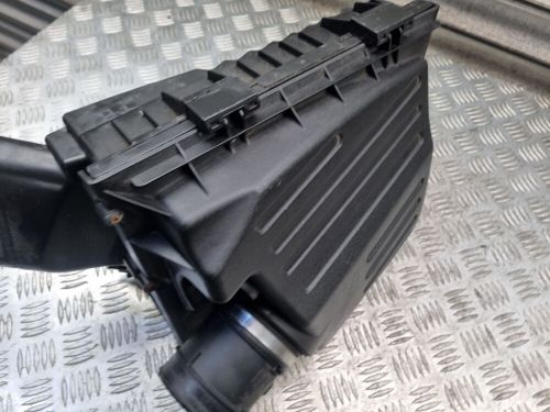 Kia carens mk3 air filter box housing 1.7crdi 28110a4200 2013 - 2019