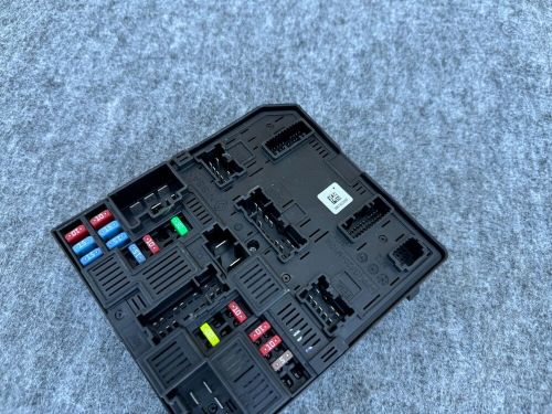 Infiniti qx50 qx55 2019-2024 oem fuse box control panel unit assembly