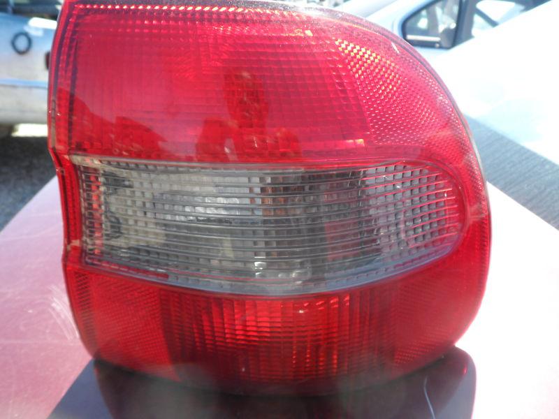 2000 2001 2002 2003 2004 volvo v40 right tail light nice oem