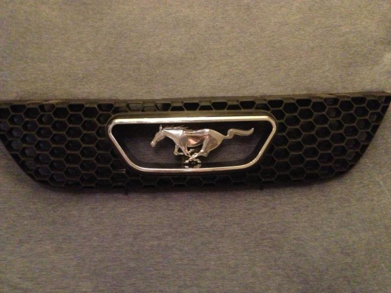 Oem ford mustang honeycomb front grill with chrome mustang