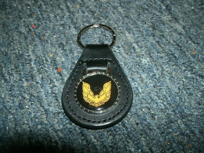 1960's 1970's pontiac firebird or trans-am logo leather keychain black w gold