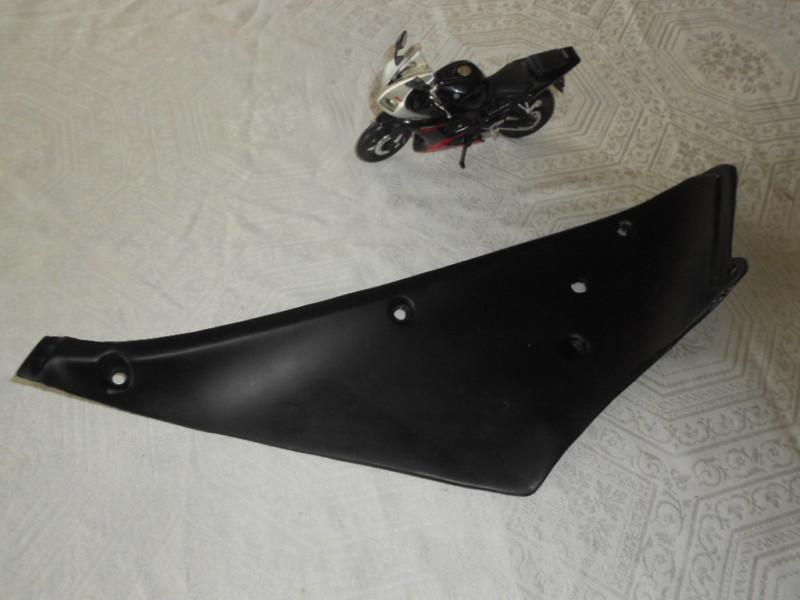 2001 yamaha yzf r1 front inner plastic cover- side left