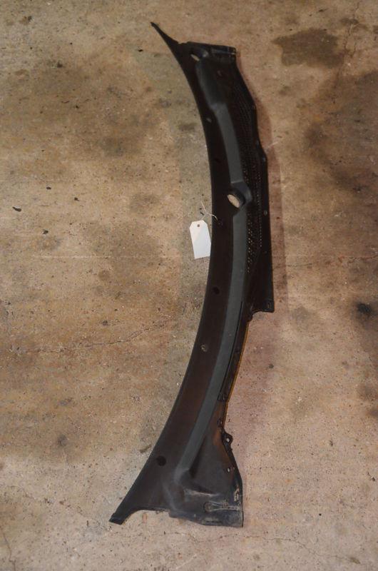 1994 honda del sol 5 spd b16a3 #1453 windshield wiper trim assembly