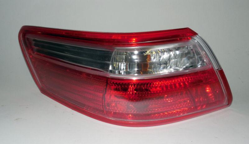 07 08 09 toyota camry oem left tail light nice!