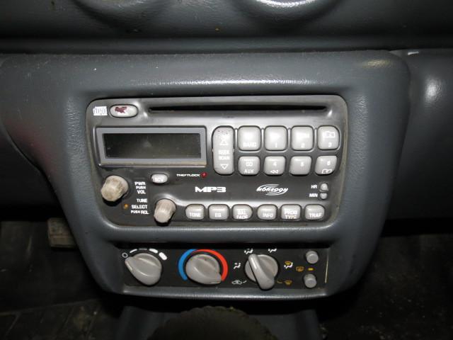 2004 pontiac sunfire radio trim dash bezel 2526172