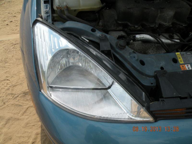 2001 focus right headlight 196732