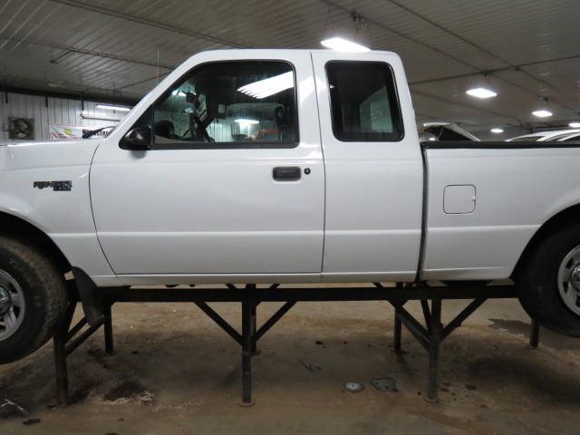 2001 ford ranger door latch driver left front 2544227