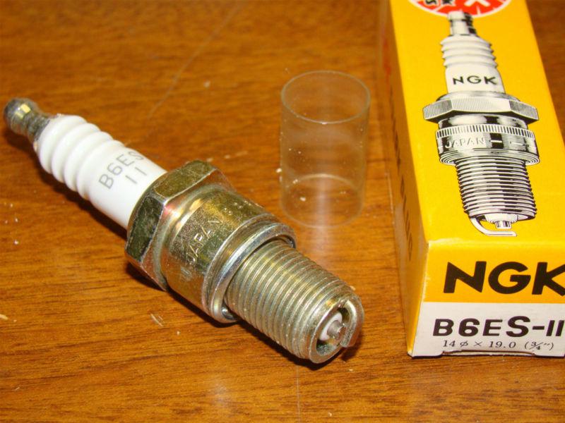  vintage brand new nos ngk spark plug model b6es