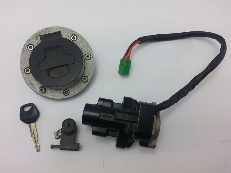 96 97 98 99 00 gsxr 600 / 750 srad lock set - ignition, gas cap, trunk with key