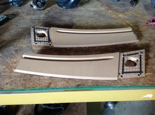 2004 porsche cayenne s front dash upper defrost panels right/left tan 