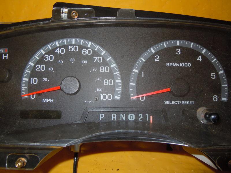 00 01 02 expedition f150 speedometer instrument cluster dash 123,652