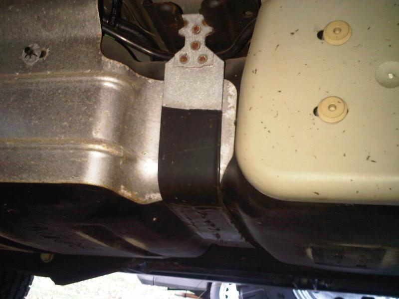 2005 tahoe fuel tank with pump used gas