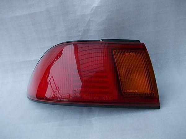 Nissan sunny 1994 rear left combination lamp [9215600]