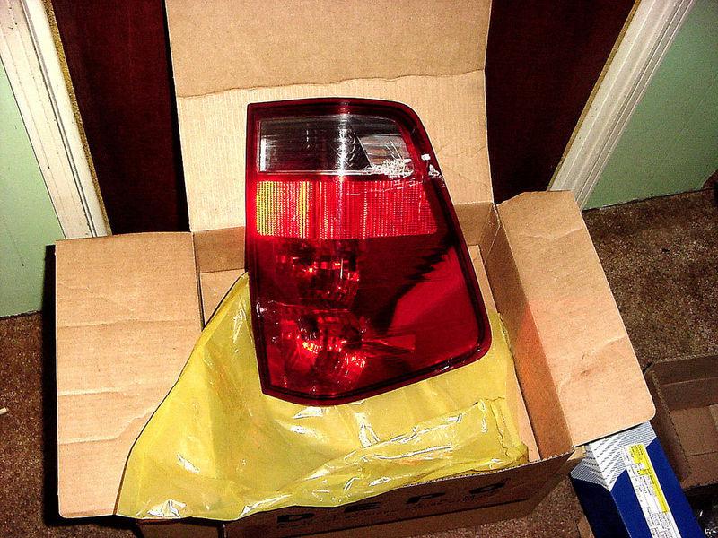 04 05 08 09 toyota titan r/r tail brake light lamp 315