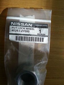 Nissan axle nut 40262-2y00a oem new