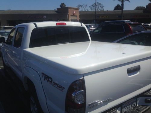 Snugtop lid for white tacoma sport