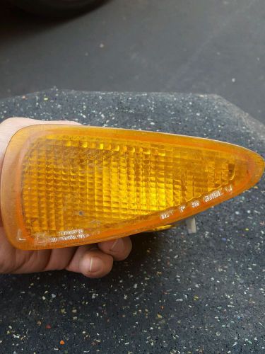 1995-1999 chevrolet cavalier driver side parking light assembly gm 16518019