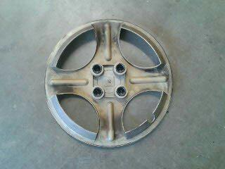 ***saturn ion wheel cover/ hub cap- excellent condition*** 2003-2006 (1)