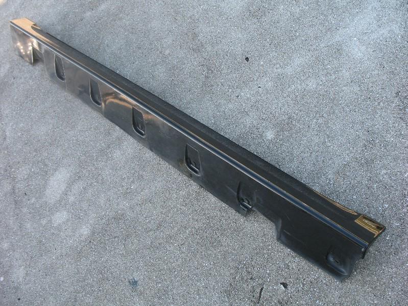 2003 2004 2005 2006 2007 saab 9-3 93 left driver side lower skirt trim molding l