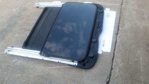 08 09 10 11 nissan versa hatchback sun roof / moon roof / sunroof assembly