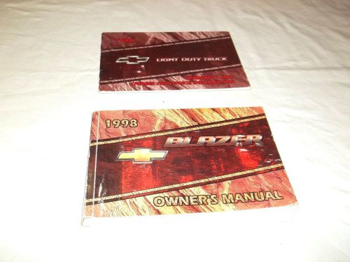 1998 chevrolet blazer owner&#039;s manual 2 piece set in good condition / oem,,