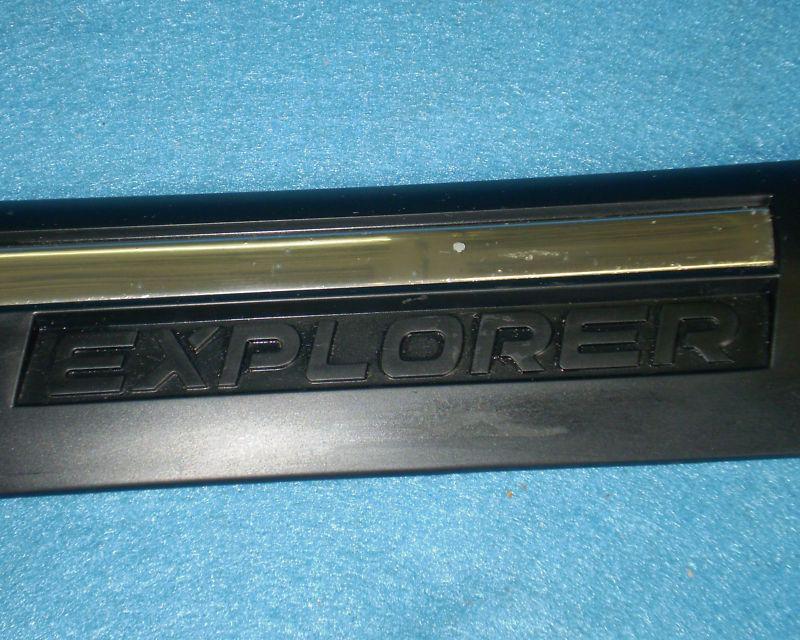 1991-1994 ford explorer 4 door rh door molding/trim  o.e.m.-new-n.o.s