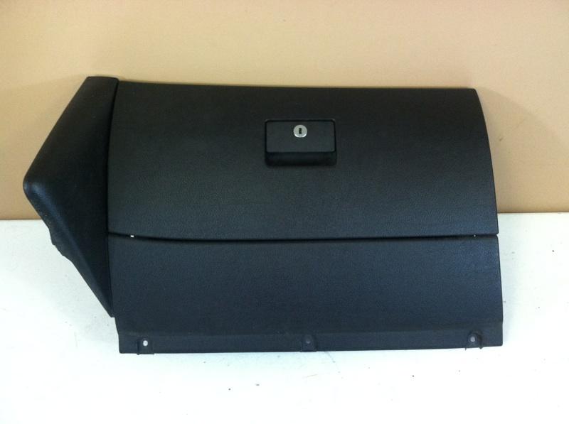 2000-2007 volkswagen golf oem black glove box compartment w/ housing 