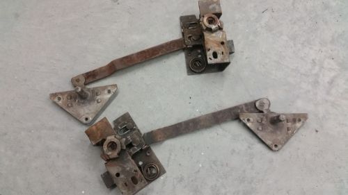 1933-34 plymouth/dodge door latch mechanism