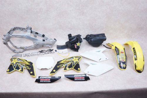 2007 07 suzuki rmz250 rmz 250 frame chassis gas tank airbox plastics pegs mounts