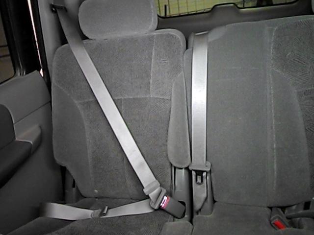 2003 chevy trailblazer ext rear seat belt & retractor only 2nd row right gray