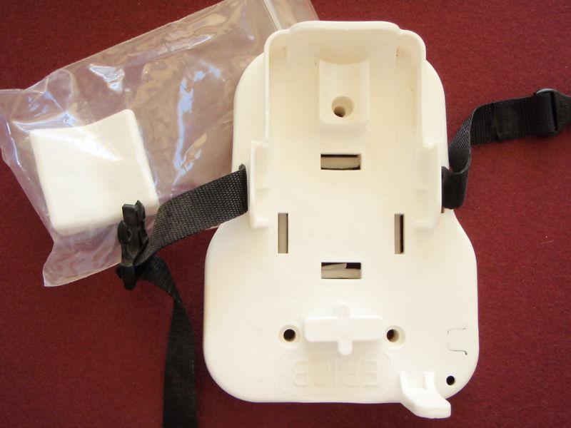 Marine epirb mounting bracket 