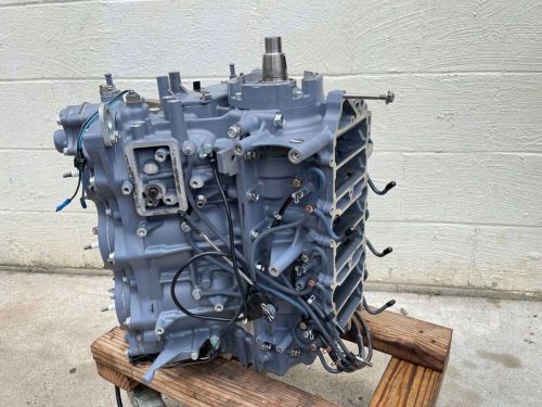 2003 yamaha 200 hp 2 stroke powerhead 68f-w0090-12-1s oem outboard