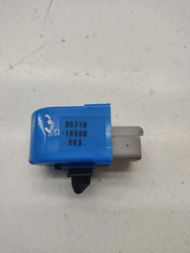 Kia stonic 2023 front alarm movement detector sensor 957101r000 aaa20315