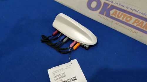 19 2019 volvo s90 oem roof mounted antenna white