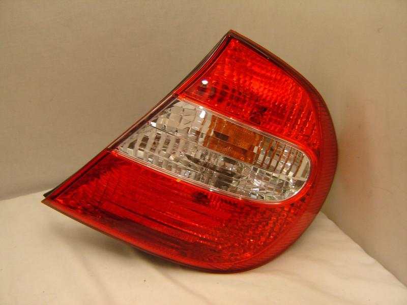 Toyota camry right tail light 02 03 04 oem 