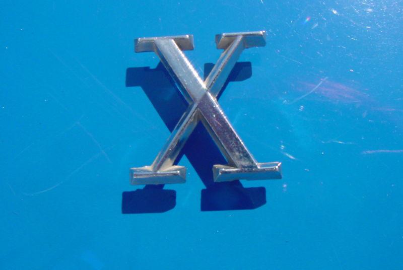 Oe emblem 'x' trunk boot badge xj6 1968-79 xj12 1973-79 