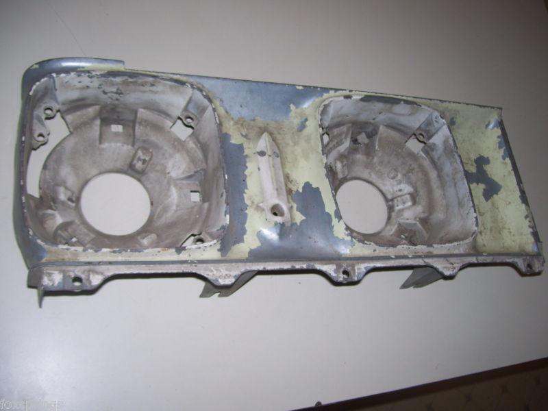 1971 cadillac right headlight housing-  guide 68  -   c32