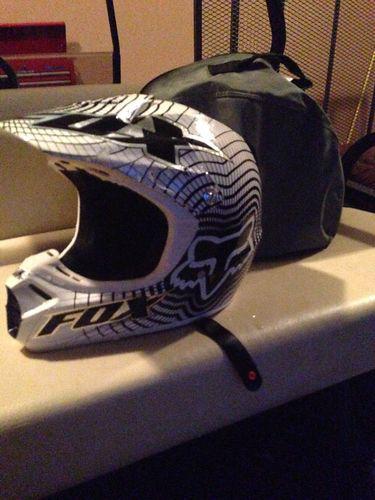 Fox v3 helmet adult small