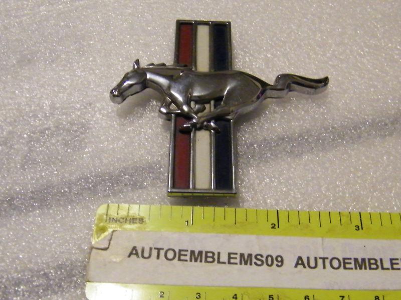 Ford mustang horse facing left emblem