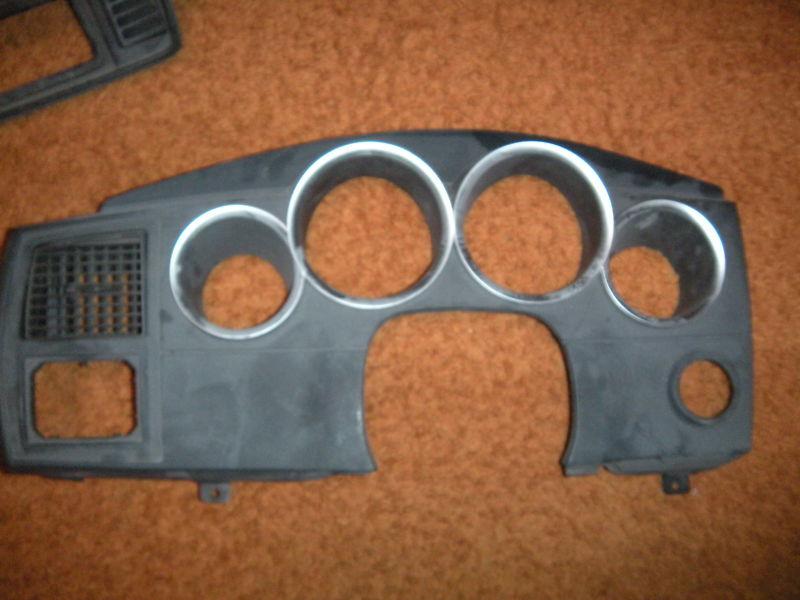 Instrument panel cluster bezel 05-07 magnum