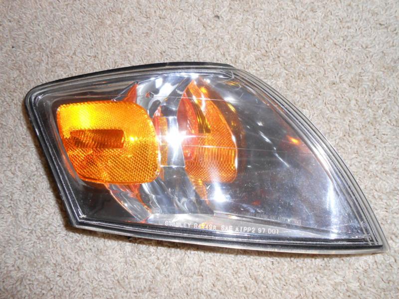 2000-2001 mazda mpv right marker light(passenger side marker) oem.