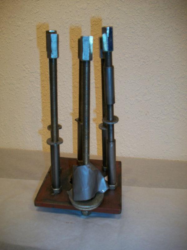 Model a pinion gear and bearing puller