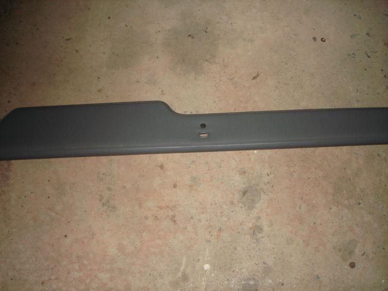 Land rover discovery cargo shade-gray