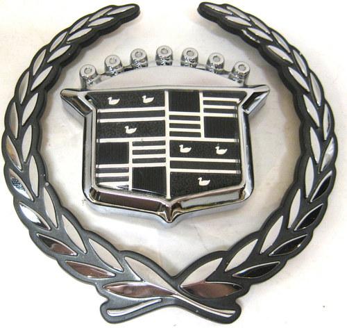 Cadillac catera concours escalade seville eldorodo front grille emblem badge