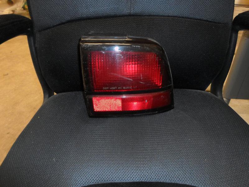 1991 chevrolet cavalier 2 door passenger side taillight (quarter mounted)