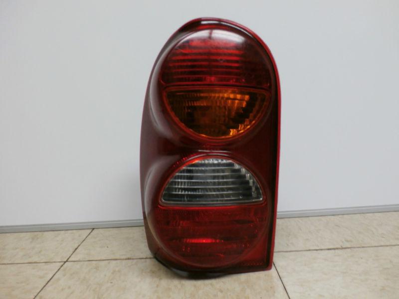 02-04 jeep liberty driver side tail light